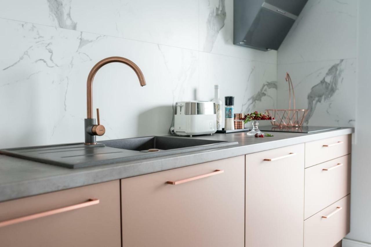 Apartment Marcelin Gold Wes Quality Poznan